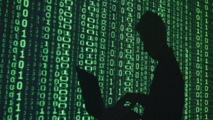 Reţea de hackeri, destructurată: spărgeau adrese de email pe bani